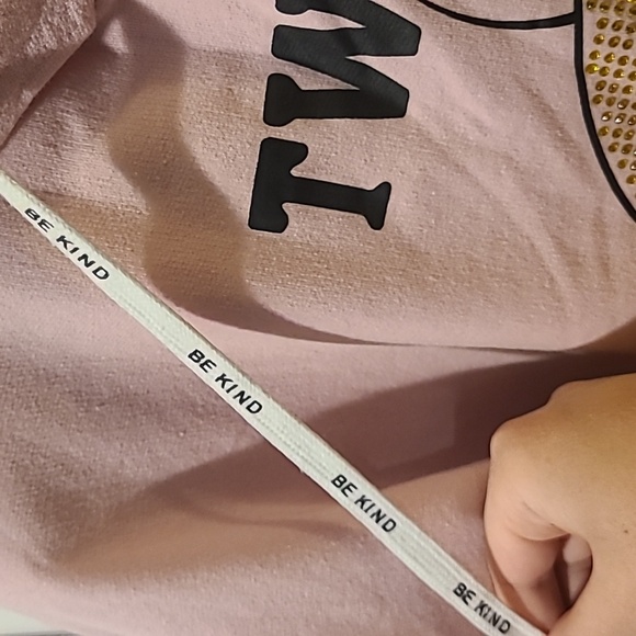 Looney Tunes Tweety "Be Kind" Bedazzled Hoodie - Picture 4 of 6